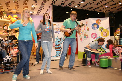 gal/2010/2010 Saitentwist Mayersche Duesseldorf 20.03/2010 Saitentwist Mayersche Duesseldorf 20.03. 031.jpg